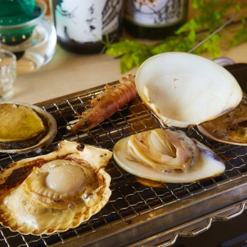 If you come to Hoihoi, go to Hamayaki! Enjoy grilling fresh seafood on the spot!