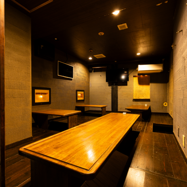 ご宴会・集まりに最適♪幅広いシーンに対応可能な当店で、大切な方とのひとときをどうぞ。黒毛和牛を部位ごとに使い分け、旬の食材を贅沢に盛り込んだ料理をはじめ、お酒も豊富にご用意しております。会社や仲間内のご宴会にぜひご利用ください。コースや人数のご相談はお店までお気軽にお問い合わせください！