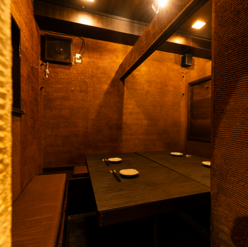 4名様掛けのテーブル席を4卓ご用意しております。