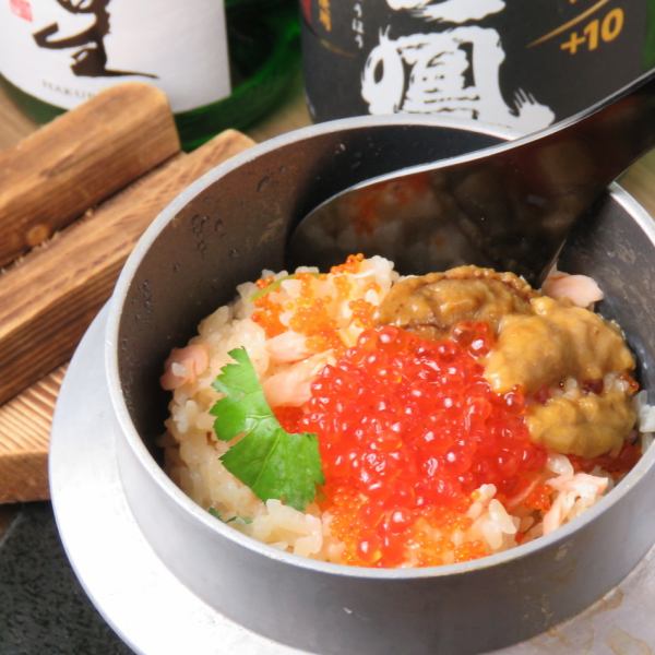 [完成在顾客面前♪]使用直接来自北海道的新鲜煮熟的米饭以及其他米饭和海鲜制成的上等瓦帕米饭♪