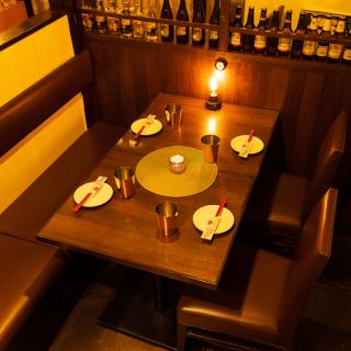 [可容纳4至8人的宴会用夜景座椅]我们还将对团体聚会做出回应♪我们可以根据宽敞开放式商店中的顾客数量为您提供指导！您可以在不用担心周围环境的情况下享用宴会这是独特的到私人房间★新宿，完整的私人房间，宴会，仅限女性的聚会，周年纪念，无限畅饮套餐从2500日元起