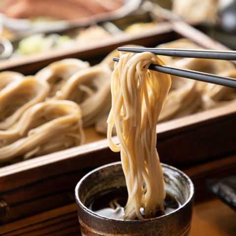 食べ応え抜群で香りも豊かな山形名物の板そばが絶品！