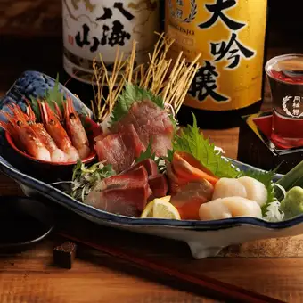 【生付き2.5H飲放題】刺身3種・氷見牛たたき・山形板そばなど全8品『楽コース』5000円⇒4500円