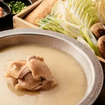 【生付き3H飲放題】信玄鶏の水炊き鍋・牛タン・黒毛和牛など全8品『匠コース』6100円⇒5600円