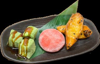 三種日式甜點拼盤（抹茶蕨餅、莓果大福、蜜餞地瓜）