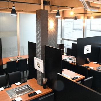Ordering is done through a touch panel, so you can order smoothly and without any hassle.We also have long table seats, so please feel free to use them if you are in a group.