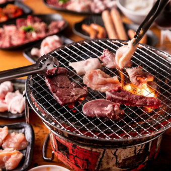 【2小時自助餐】以豬肉和雞肉為主的居酒屋菜單也有◎共64道菜<基本套餐>3000日元