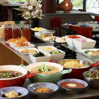 Weekend and public holiday lunch buffet