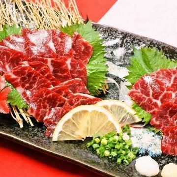 Kumamoto specialty horse sashimi ♪
