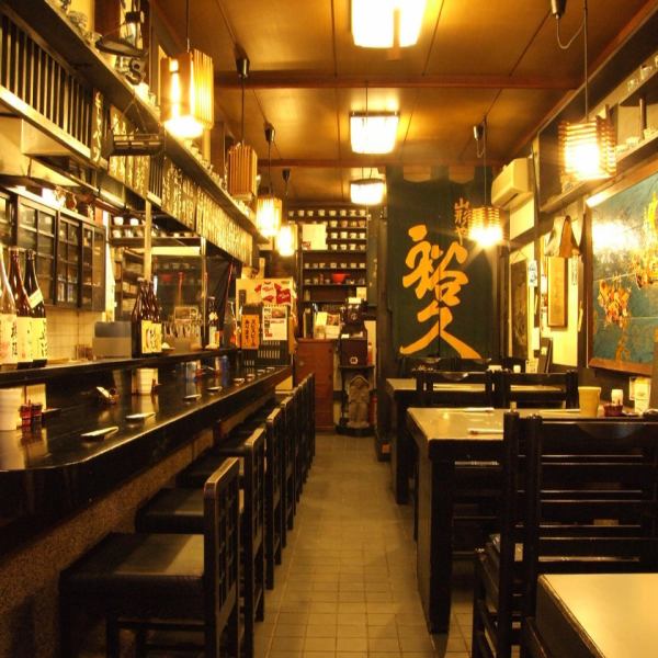 There are also counter seats and table seats.A dashing clerk will welcome you from inside the store.Please enjoy the traditional taste.Hyogo / Settsu Motoyama / Okamoto / Yakitori / Izakaya / Banquet / Lunch / Takeout / Yakitori / Course / Welcome and farewell