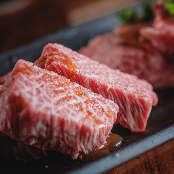 一頭買い黒毛和牛焼肉専門店！お肉のお持ち帰り承ります！ご注文の際はお電話にてお問い合わせください！