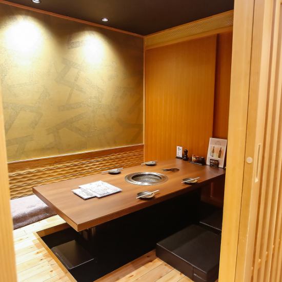 Enjoy high-quality meat to your heart's content in a relaxing private room.