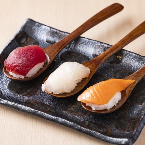 寿司 ３種盛り（まぐろ、たい、サーモン）