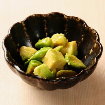 ごま油香るアボカドつまみ