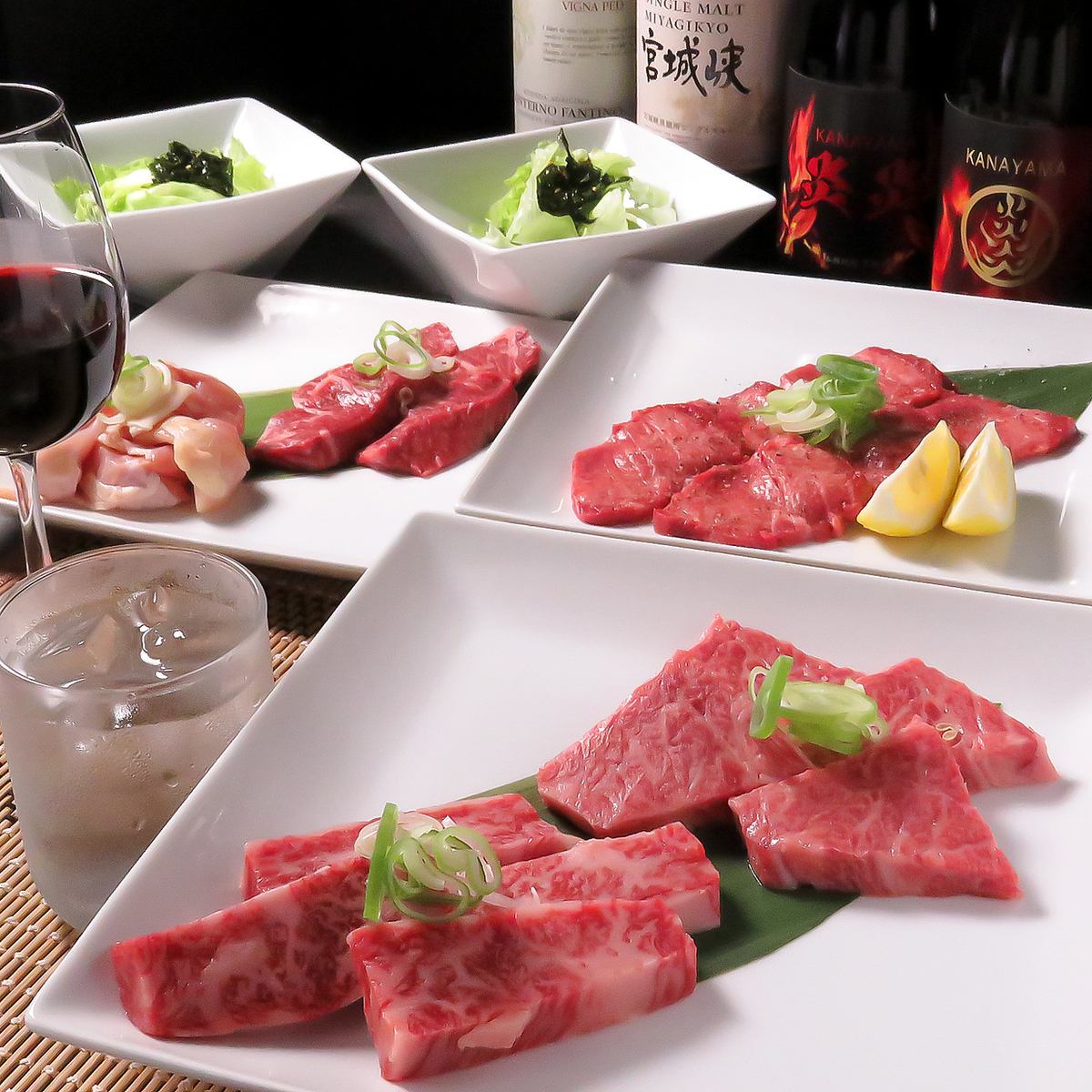 Enjoy the finest yakiniku to your heart's content in a high-class, adult space with private rooms.