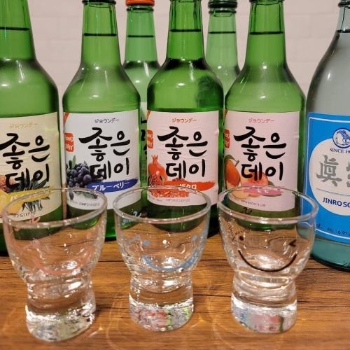 韓国のお酒と可愛いグラス