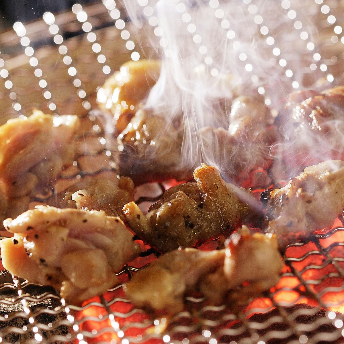 숯불 구이의 토종닭을 맛볼 수 있는 개인실 선술집!