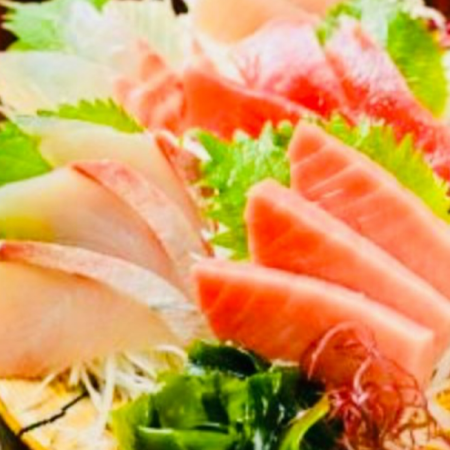 ≪ボリュームたっぷり！各種宴会に◎≫喜八自慢の鮮魚4点盛・大人気の国産牛もつ鍋付きコース