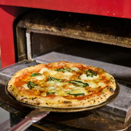 ★カプート社製小麦を使用★イタリアの星付きレストランで修業したシェフが振るう料理と窯焼きピッツァ♪