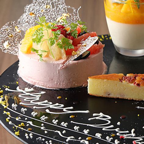 誕生日や記念日のお祝いにデコレーションケーキをご用意◎
