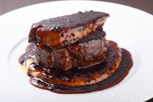[My personal favorite] Beef fillet and foie gras Rossini style