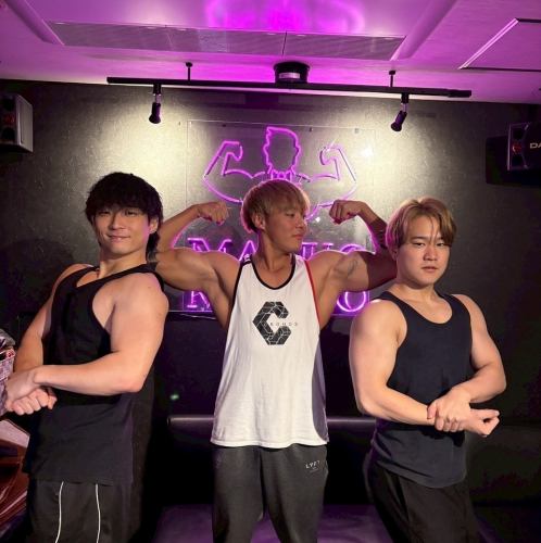 赤坂騒然!マッスル乾杯