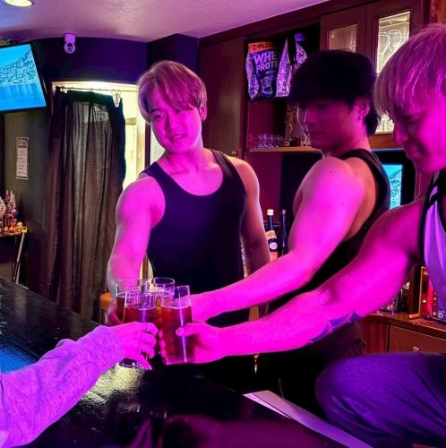 上司も部下も筋肉で笑顔!