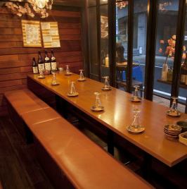 8～10名様テーブル窓際は落ち着ける人気席♪ご宴会や合コンなど気軽に使えるお席♪