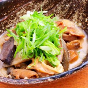 朝〆豚の自家製「もつ煮込み」