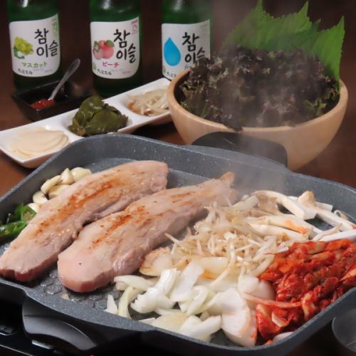 【サムギョプサル】薬味を使って味変もできます♪◆1880円(税込)