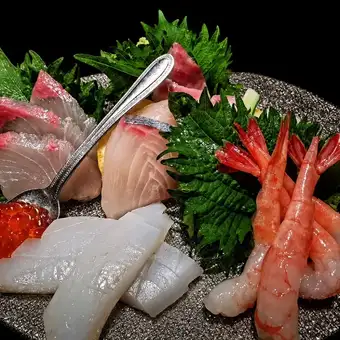 Enjoy our signature dishes in our standard 7-course meal, including 120 minutes of all-you-can-drink for ¥5500 ⇒ ¥5000 (tax included).
