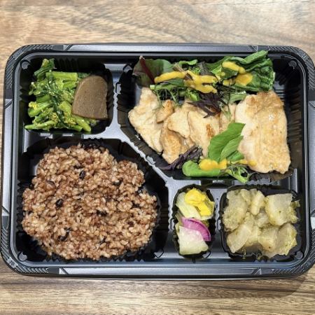 【テイクアウト予約】鶏肉ステーキ　ごはんセット