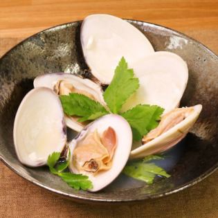 Clam steamed with sake