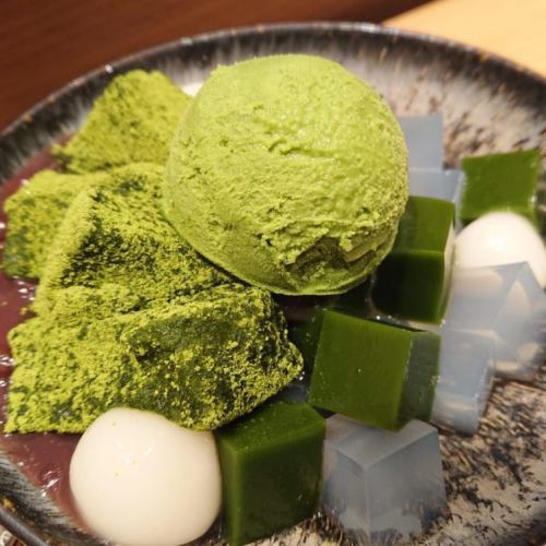 Warabi mochi and green tea ice cream with black honey