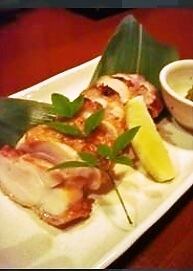 Our popular charcoal-grilled dish! Tsugaru chicken thigh grilled (with yuzu pepper)