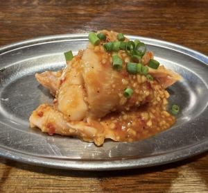 【6 월 한정】 맛 매운 마늘 돼지 토로