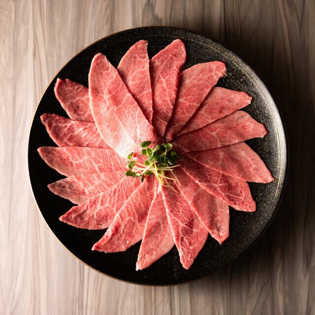 厳選されたA5ランクの国産黒毛和牛を当店でお楽しみください。