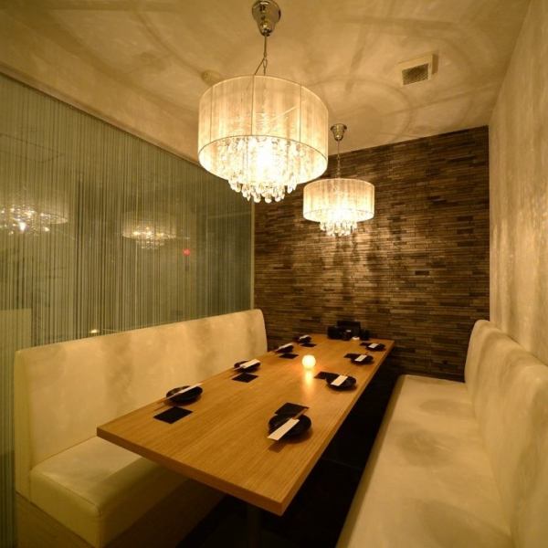 [Completely private room] Reservations are a must as the private room is a popular seat! It can be used for relaxing dates, anniversaries, birthdays, and girls' nights out.[Meiteki Nagoya Station Meat Sushi Offal Nabe Girls' Party Birthday Banquet]