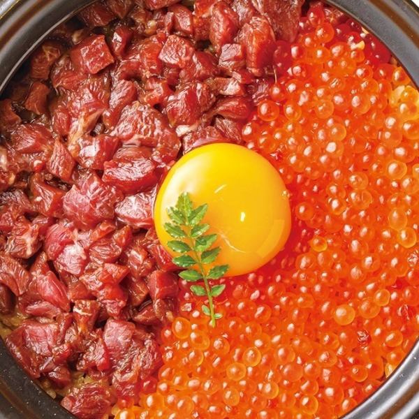 New menu! Earthenware pot of salmon roe and yukhoe 1,045 yen (tax included)