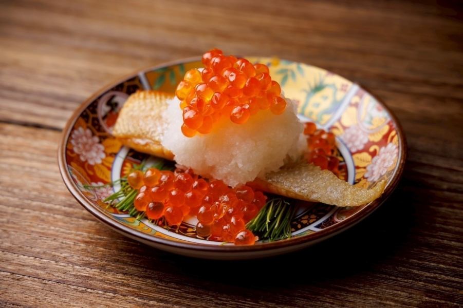 銀鮭魚肚和磨碎的鮭魚籽