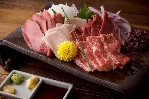 【名物】 切り立て馬刺し4種盛り