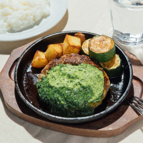 Hamburg steak with bourguignon butter