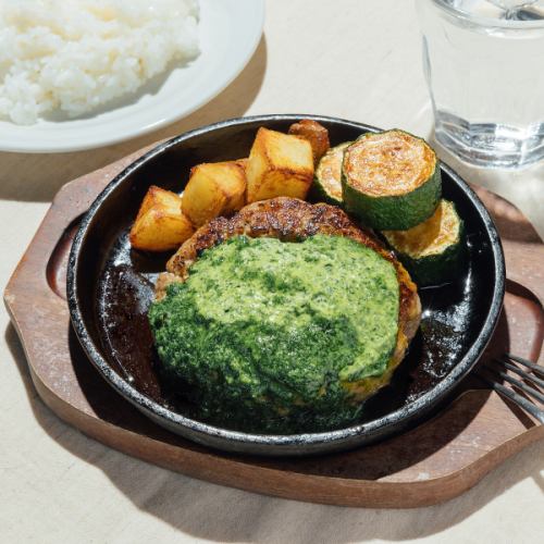午餐有米饭或面包♪