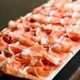 各国の切立て生ハムが味わえる一軒家まるごと居酒屋◎