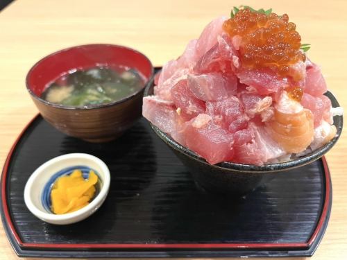 【超激推し！】めっちゃ鮮魚のばら丼