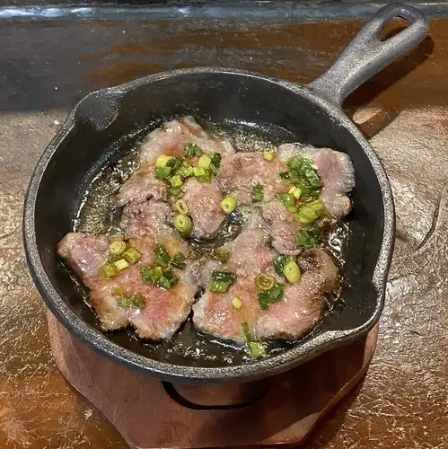 牛タンの鉄板焼き