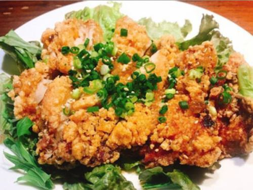 Deep-fried chicken with soy sauce / salted butter potato fries