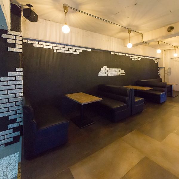 【大人数でも安心】団体様向けのBOX席が3卓完備の当店は、夜遅くまで営業しているため、宴会後に二次会利用も◎15名様以上で利用できる飲み放題付きの貸切プランもあり、誕生日や特別な日を華やかに演出します。ぜひご利用ください！