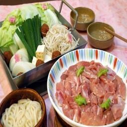 【歓送迎会個室プラン】鶏すき焼き+大皿料理「にぎわいコース」飲放付で4,500円(税込み)