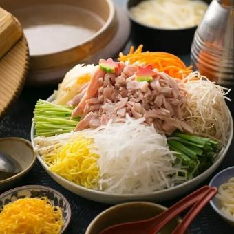 [Monday, Tuesday and Wednesday only] Take-A Plan: Toriyoshinabe (large pot) with all-you-can-drink for 5,000 yen [tax included] for New Year's and New Year's parties